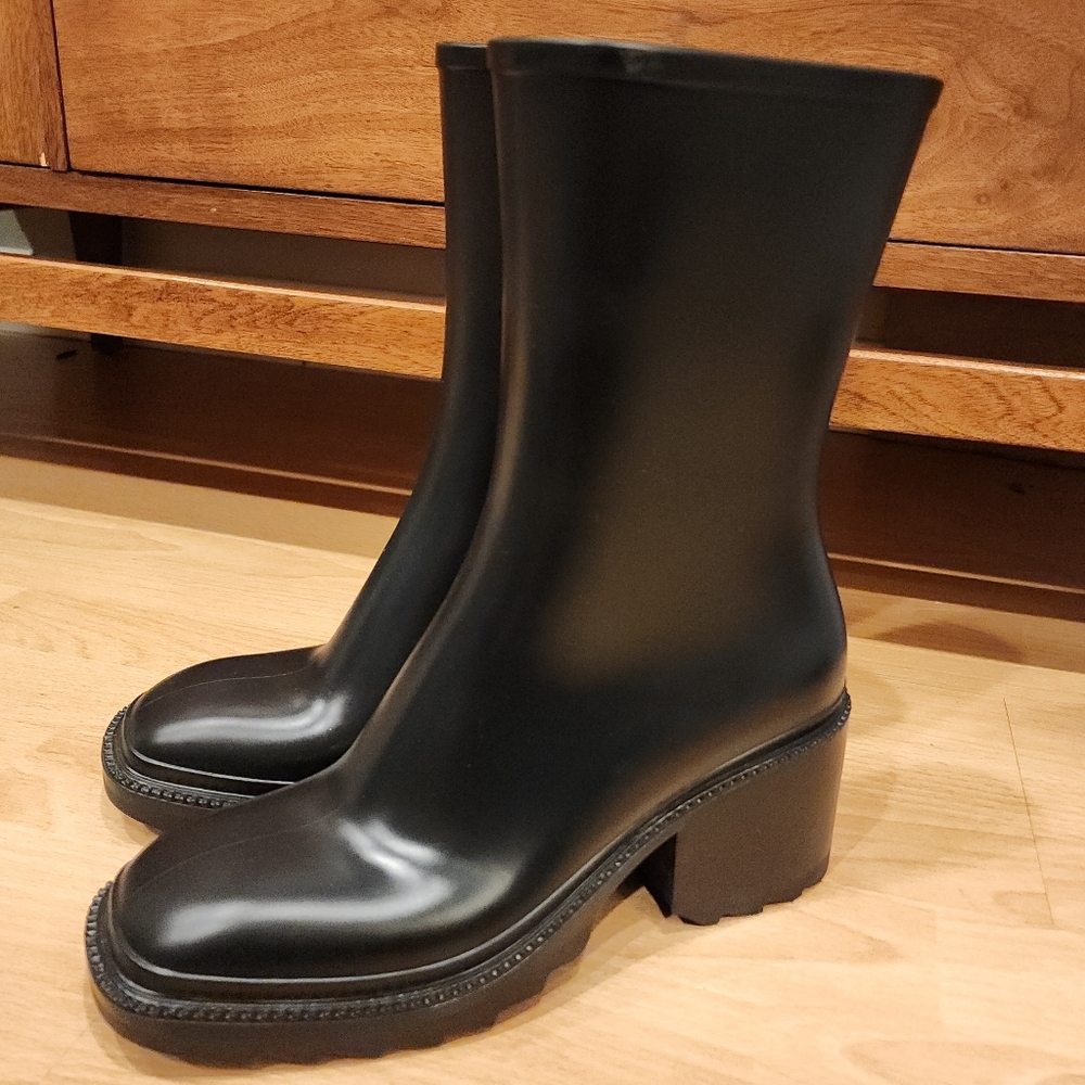 Macy's‎ INC International Black PVC Everett Side Zipper Rain Boots Size 10